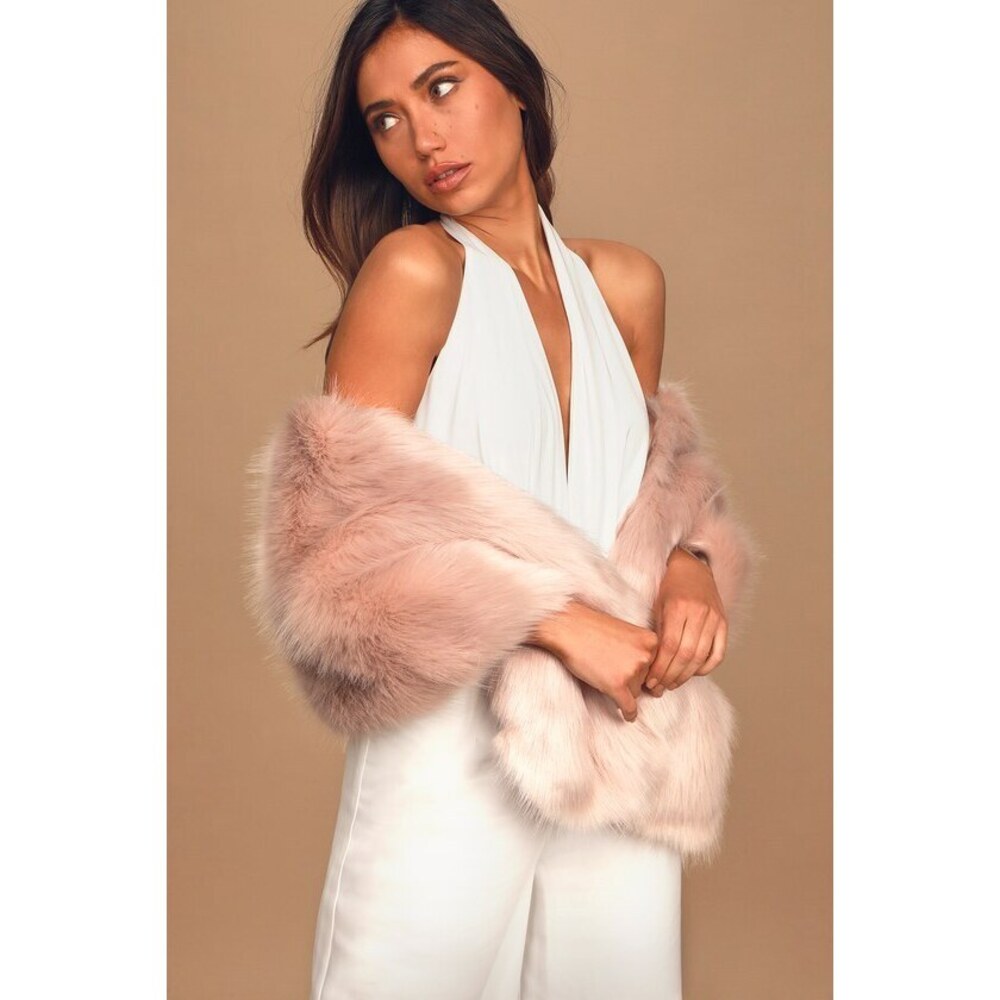 Lulus Demure And Dreamy Blush Pink Faux Fur Stole - Size One Size